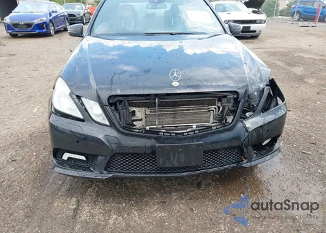 2011 Mercedes-Benz E 550 4Matic из США, поврежденный, VIN WDDHF9AB4BA415685